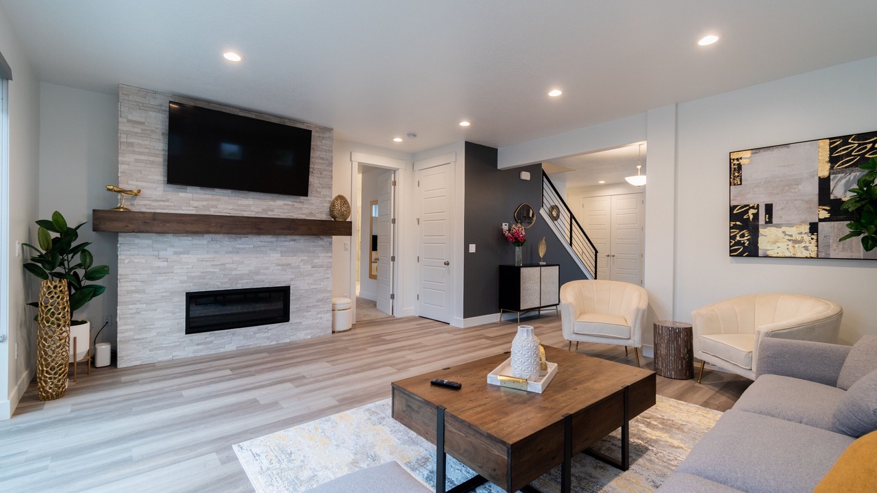Photo of Livingroom in Midway