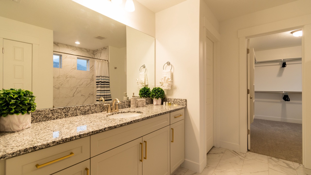 Photo of Bathroom in Midway
