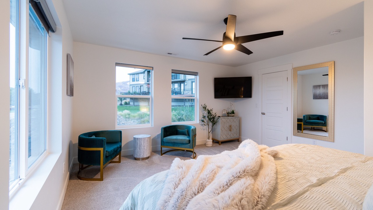 Photo of Bedroom in Midway