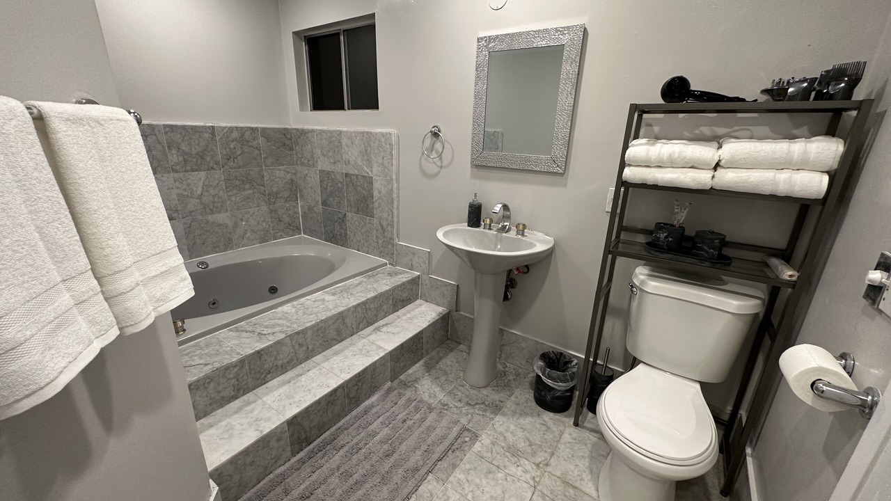 Photo of Bathroom in North Hollywood