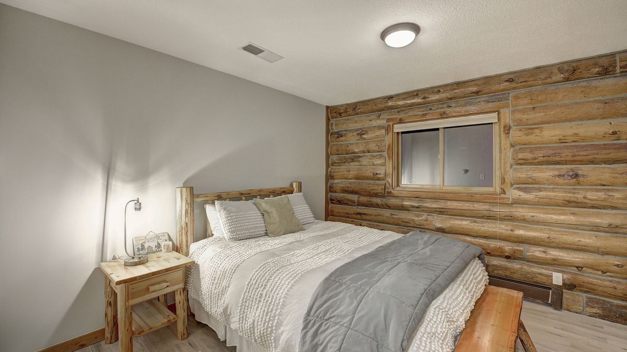 Photo of Bedroom in Idaho Springs