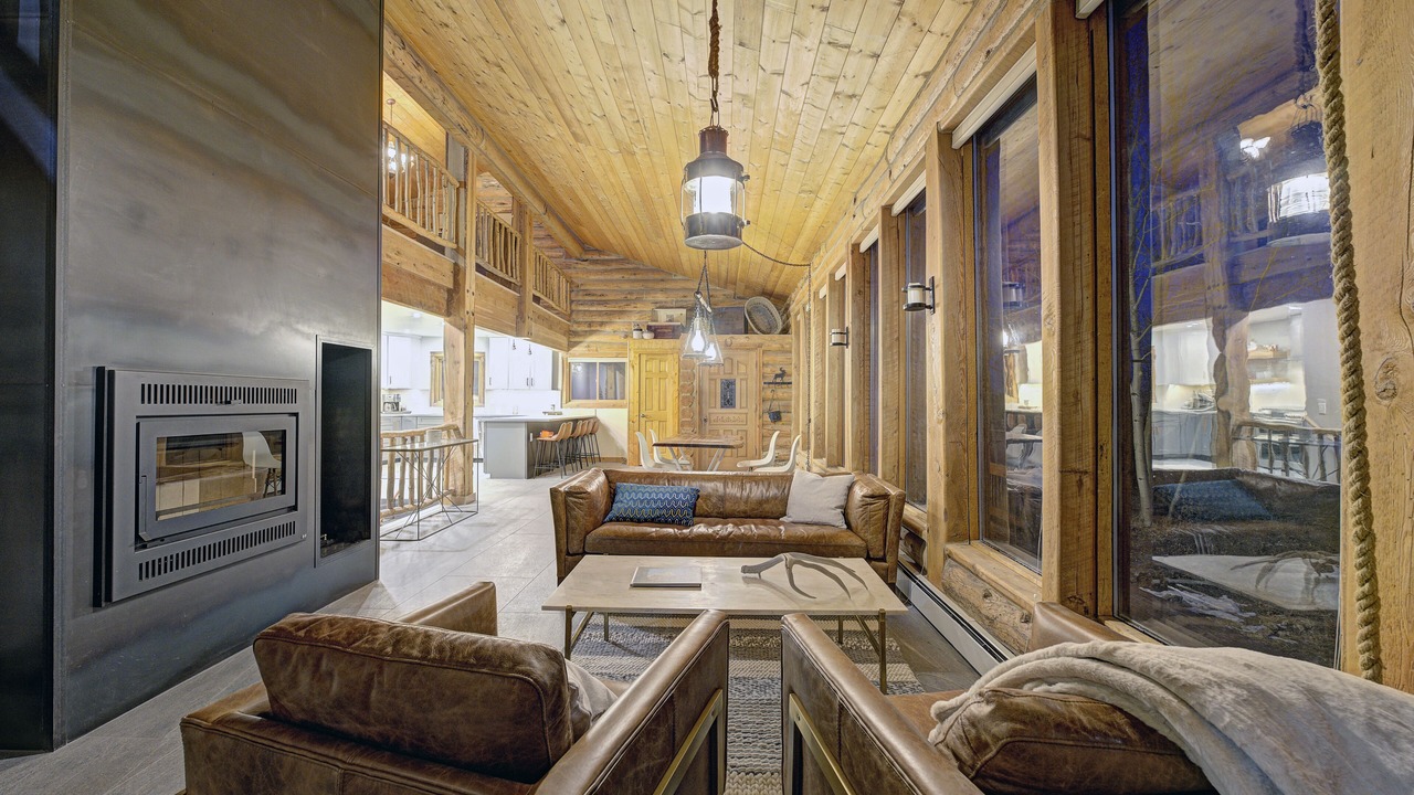 Photo of Livingroom in Idaho Springs