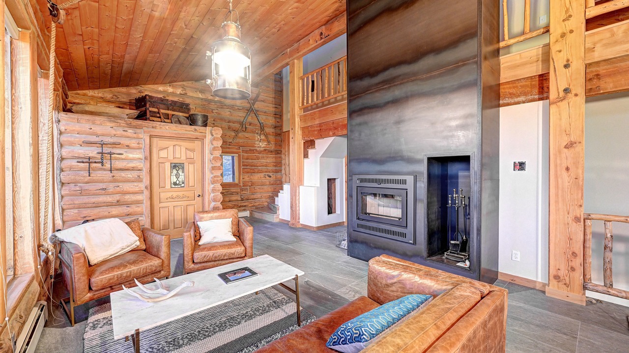 Photo of Livingroom in Idaho Springs