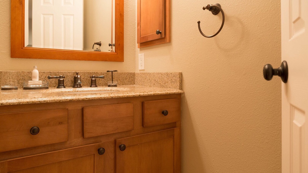 Photo of Bathroom in Glenwood Grove - North Iris