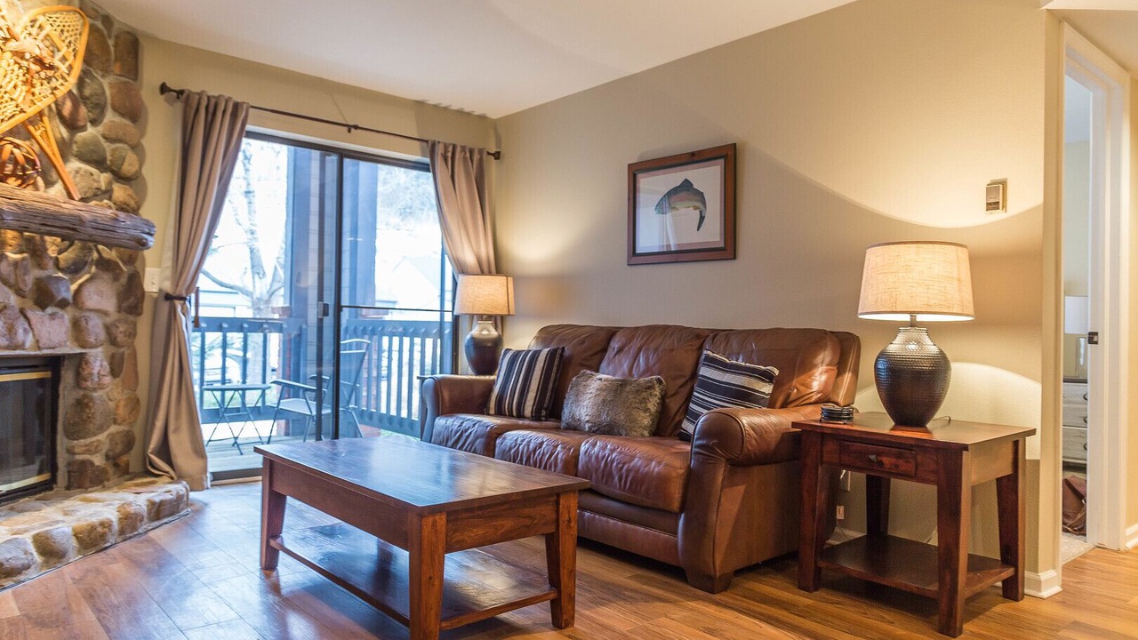 Photo of Livingroom in Glenwood Grove - North Iris