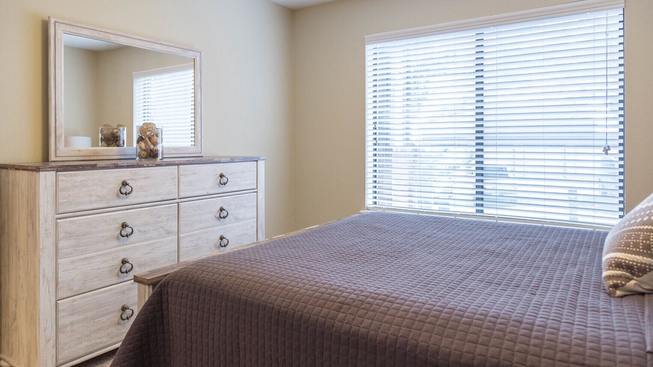 Photo of Bedroom in Glenwood Grove - North Iris