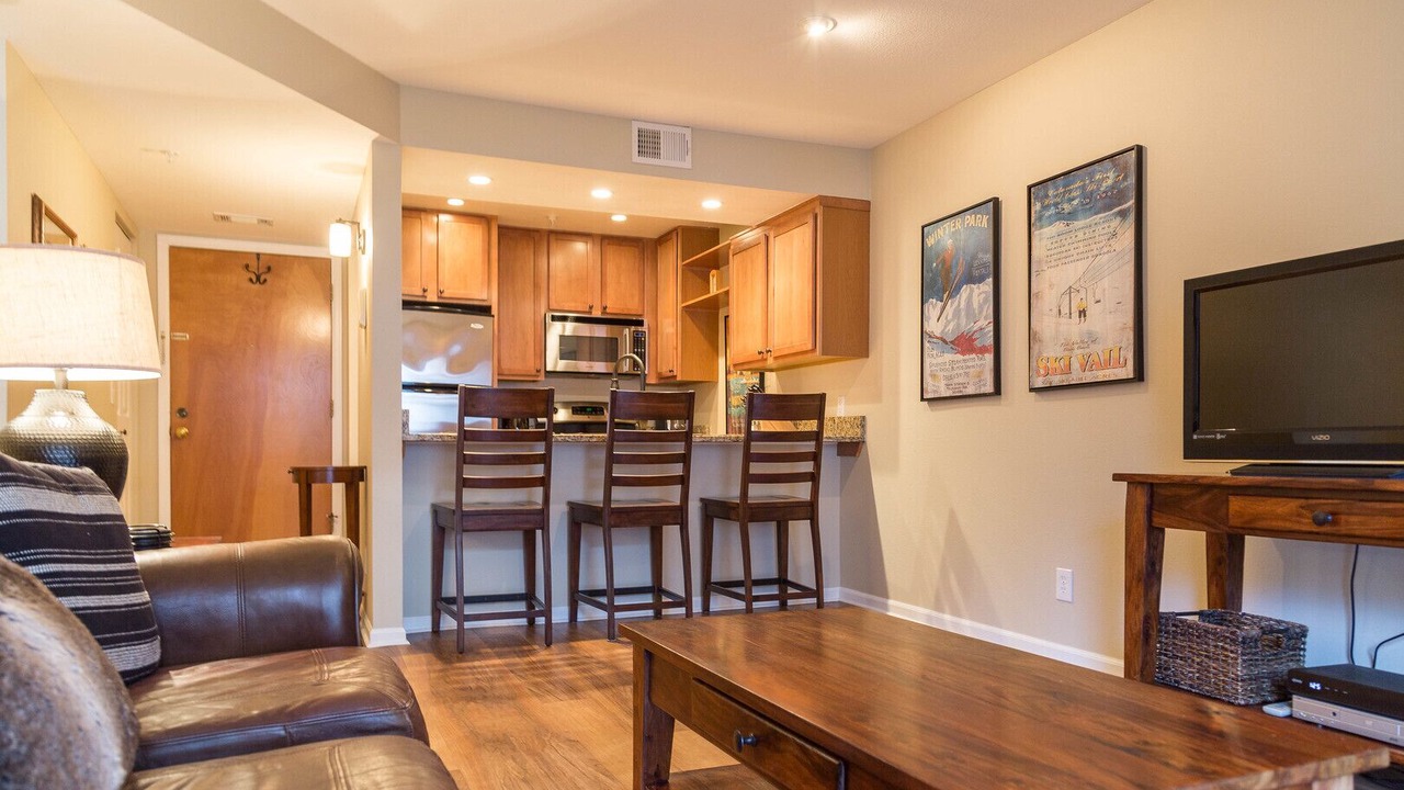 Photo of Livingroom in Glenwood Grove - North Iris