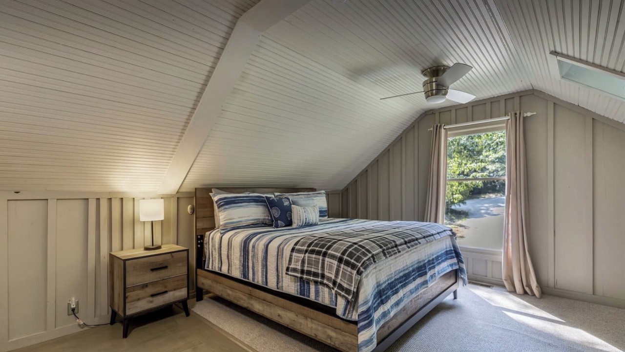 Photo of Bedroom in Salem