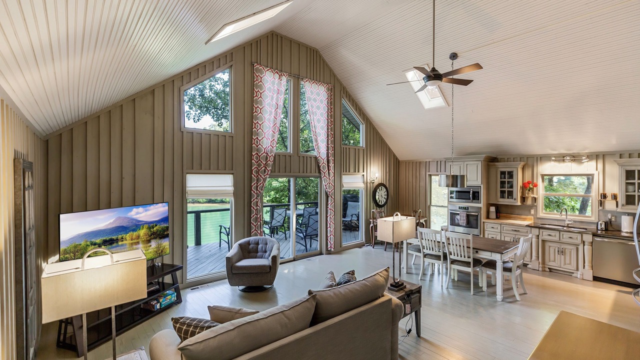 Photo of Livingroom in Salem