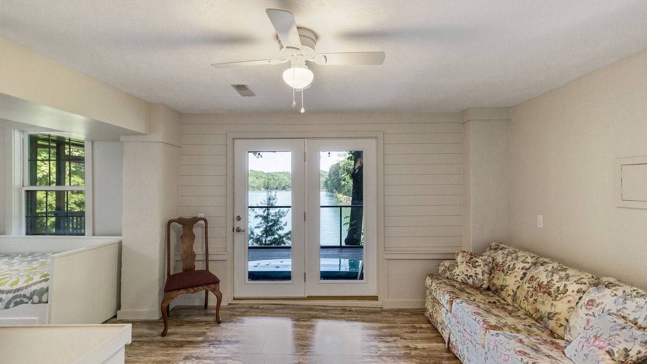 Photo of Livingroom in Salem
