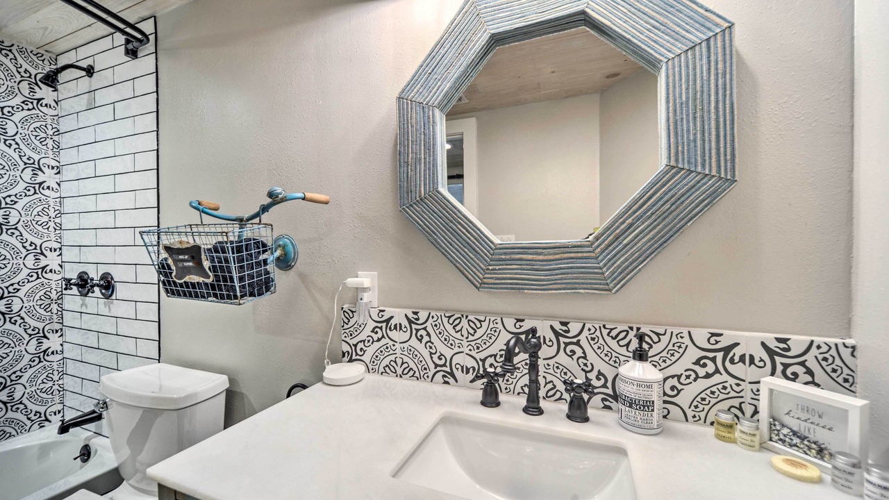 Photo of Bathroom in Blanco
