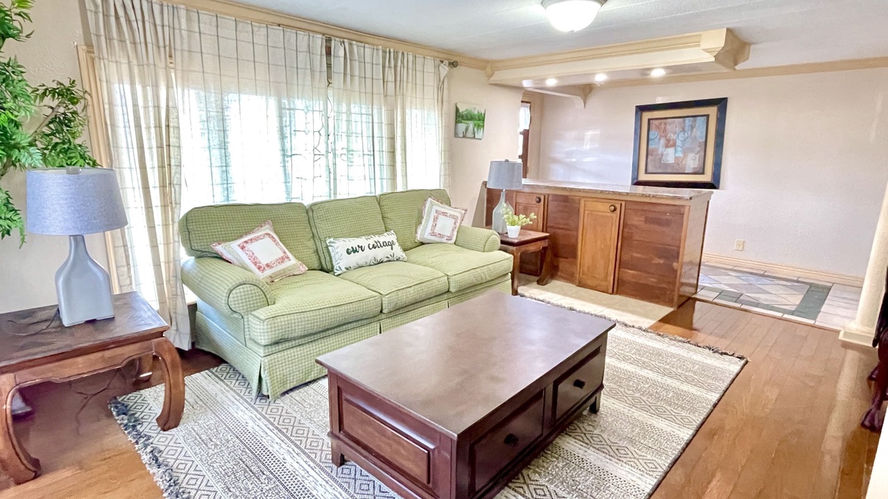 Photo of Livingroom in Beaver Shores