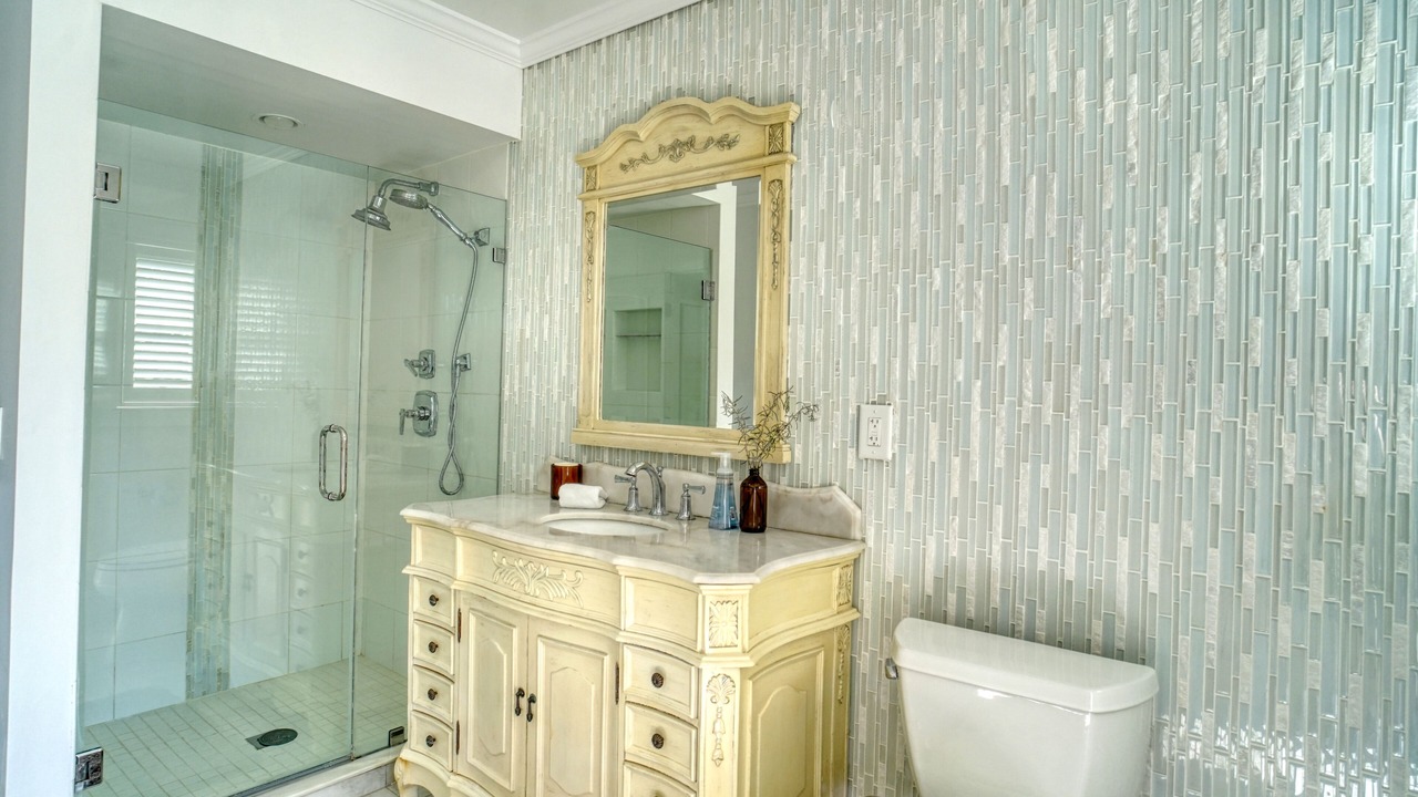 Photo of Bathroom in Vina Del Mar Island