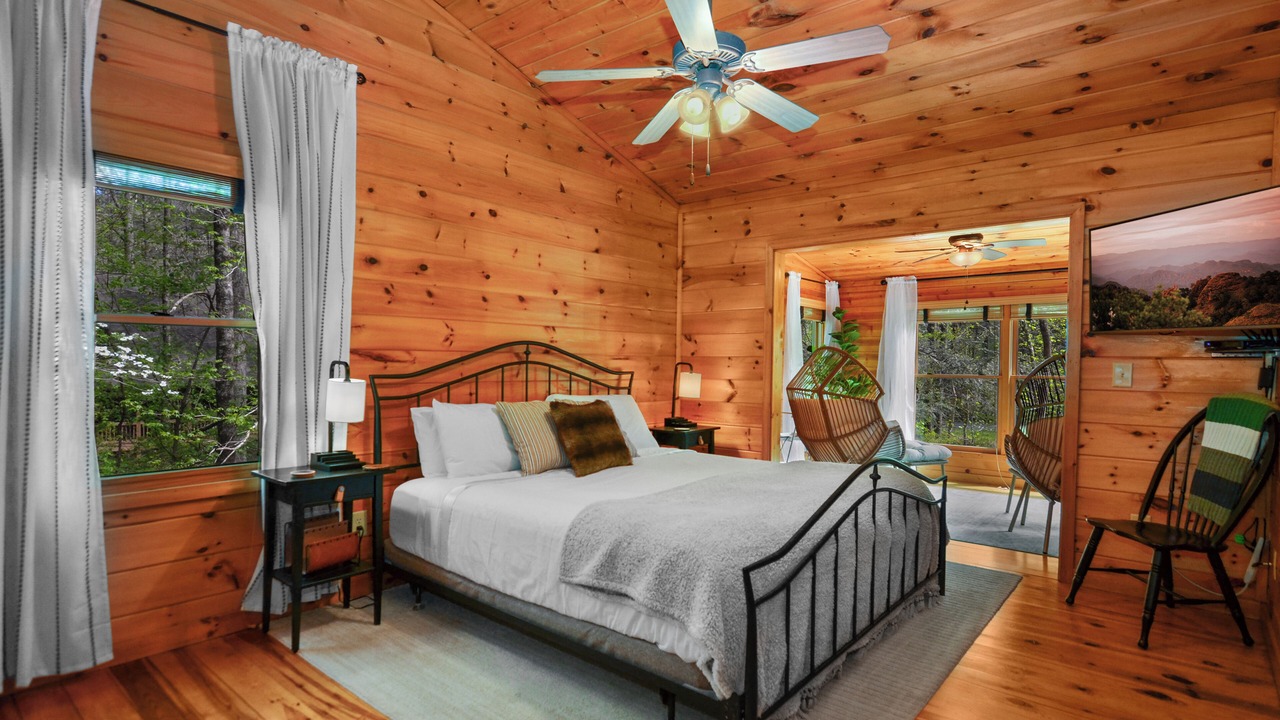 Photo of Bedroom in Walnut Mountain