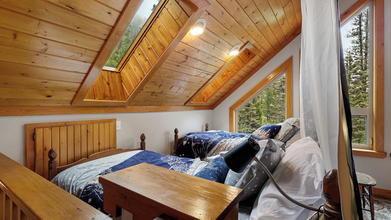 Photo of Bedroom in Custer County