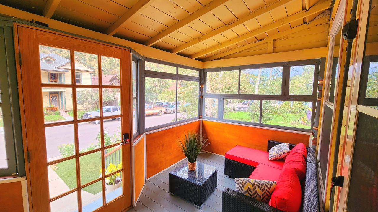 Photo of Livingroom in Idaho Springs