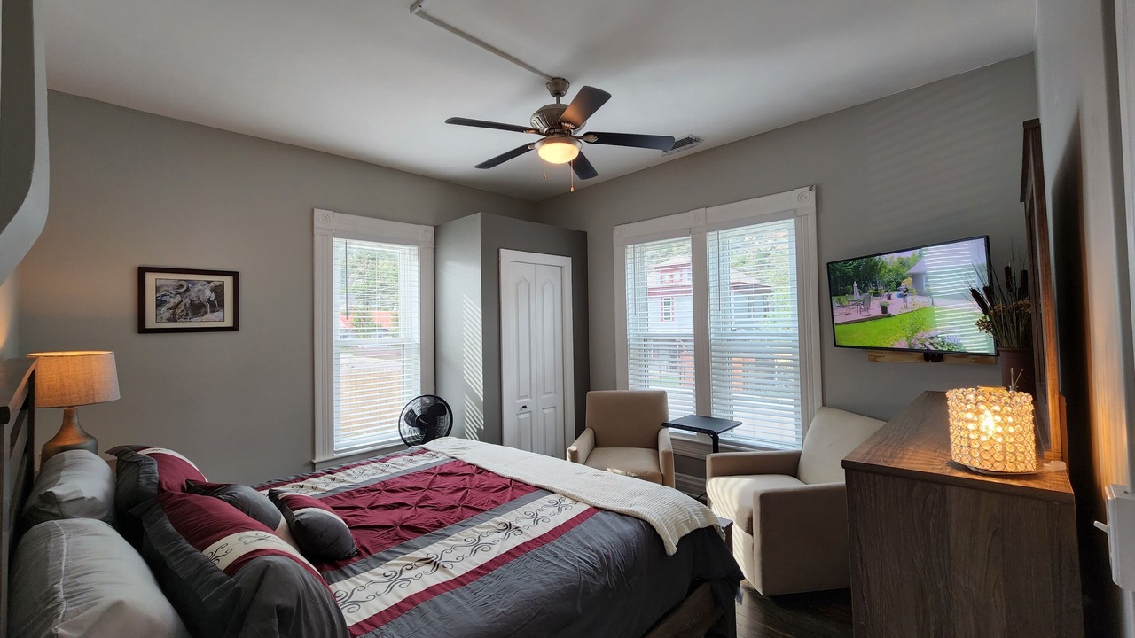 Photo of Bedroom in Idaho Springs