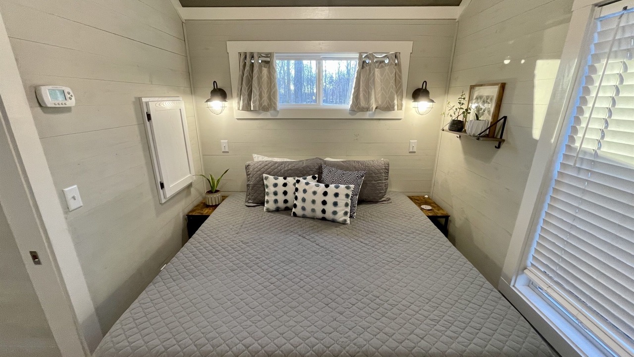 Photo of Bedroom in Tracy City