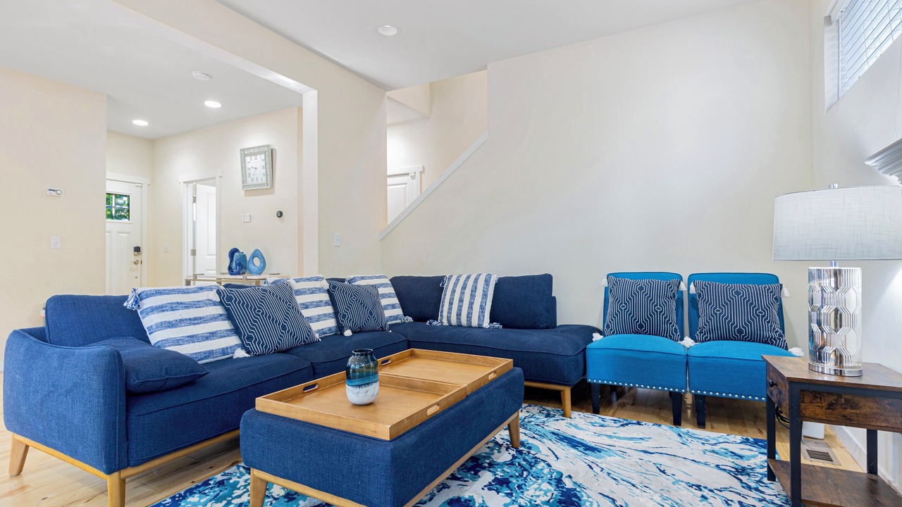 Photo of Livingroom in Martha Lake