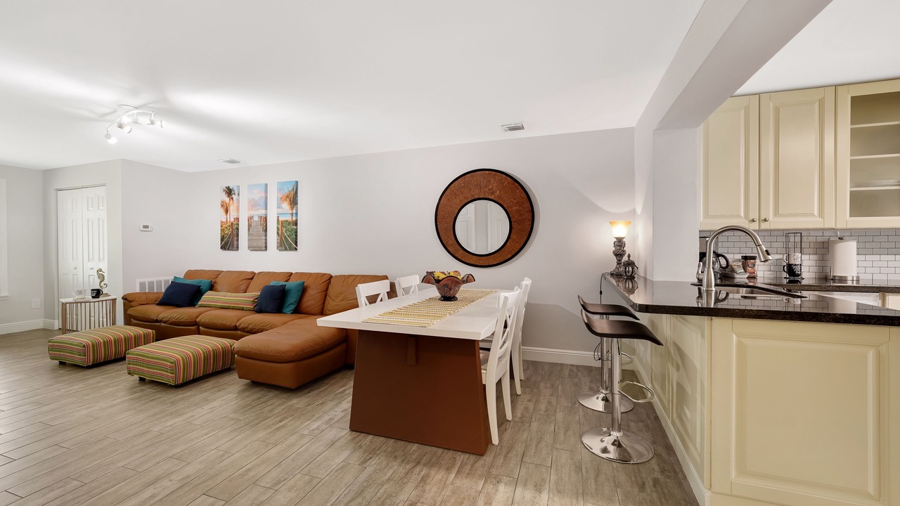 Photo of Bedroom in Melaleuca Gardens