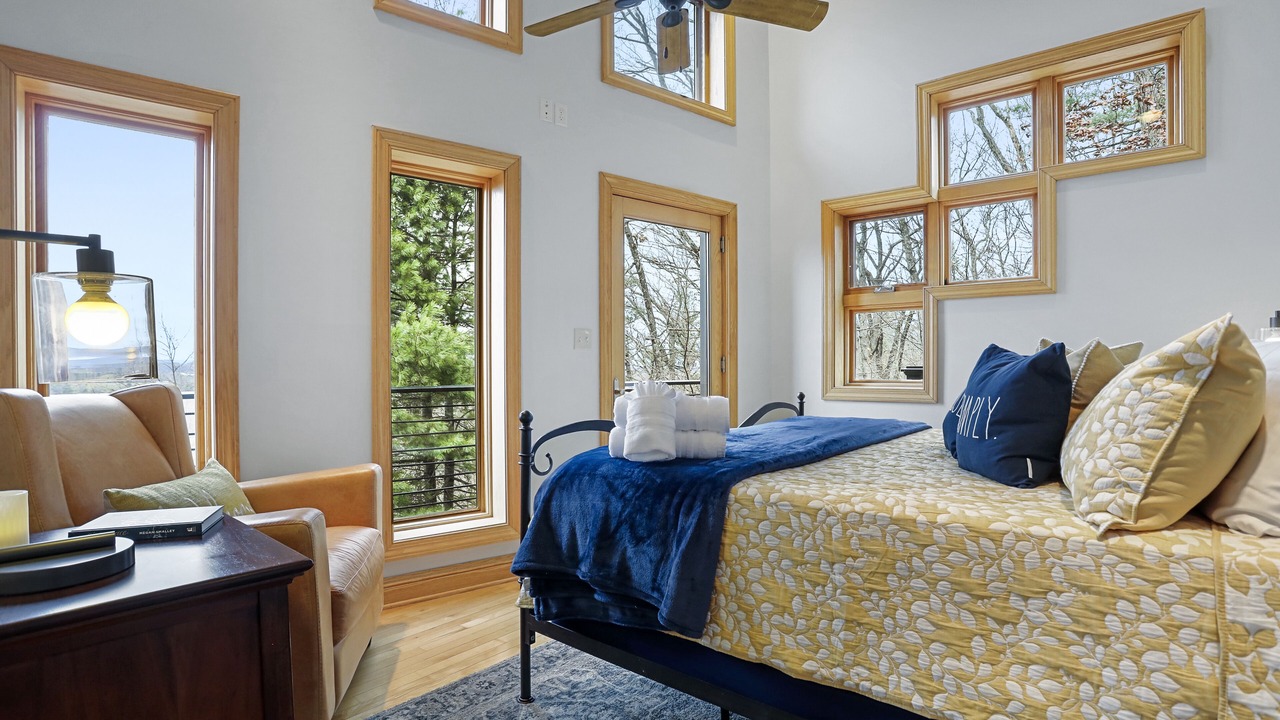 Photo of Bedroom in Berkeley Springs
