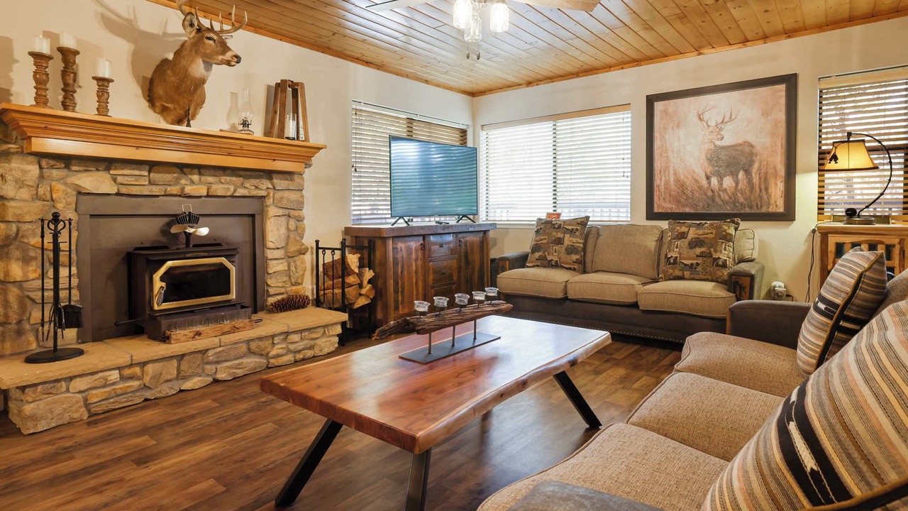 Photo of Livingroom in Springville