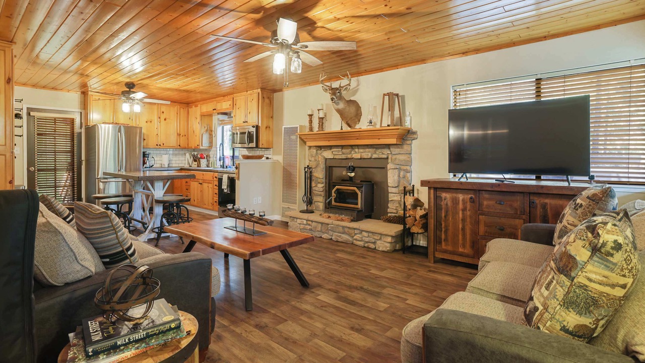 Photo of Livingroom in Springville