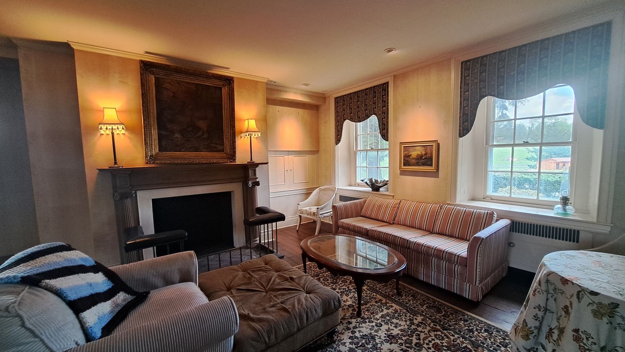 Photo of Livingroom in Valley Forge