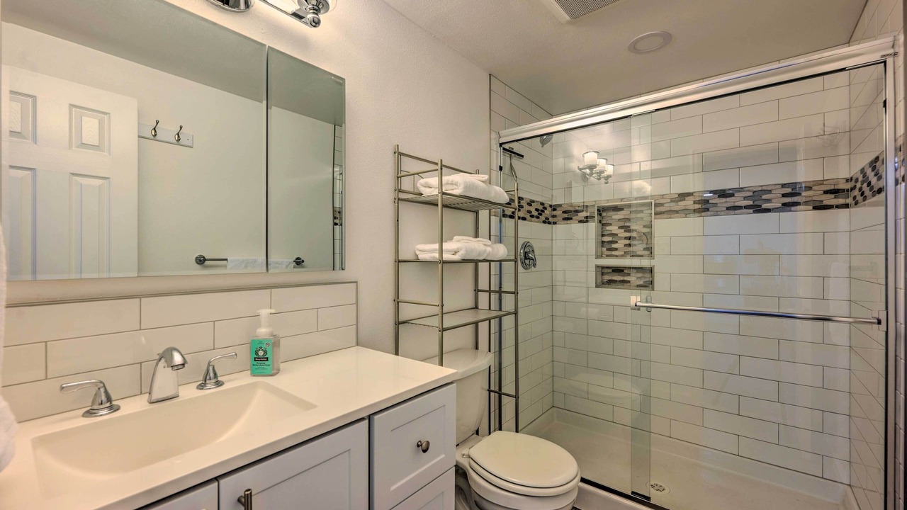 Photo of Bathroom in Club Crest