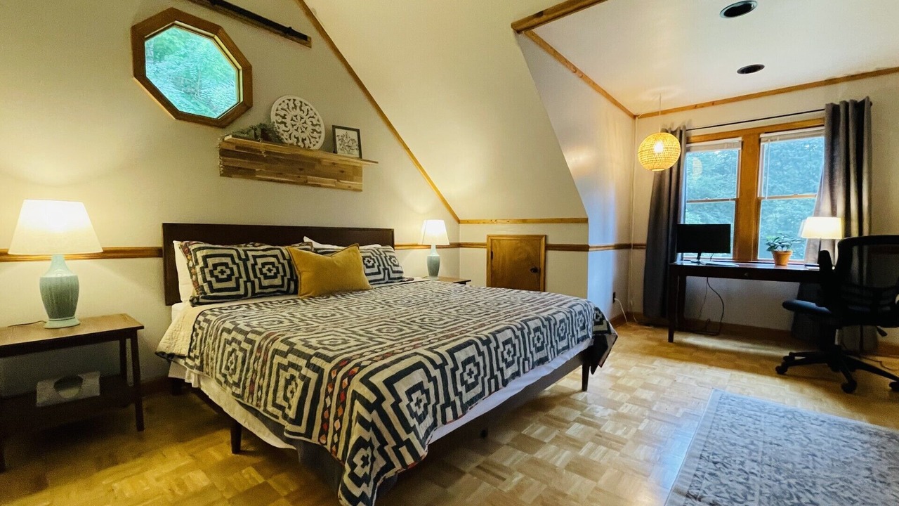 Photo of Bedroom in Hot Springs