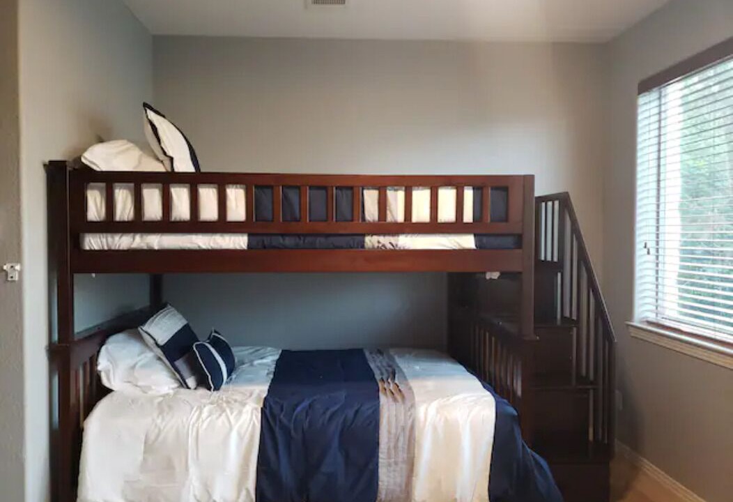 Photo of Bedroom in Hughes Park Lake