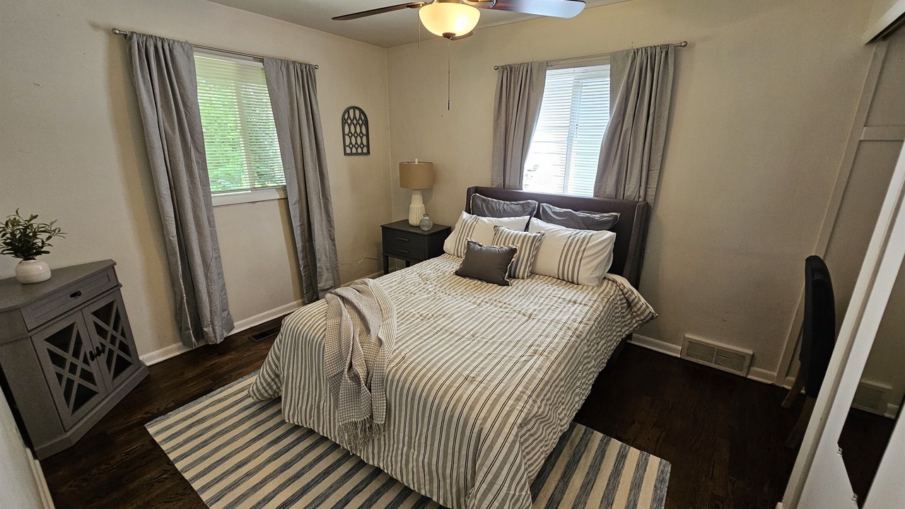 Photo of Bedroom in Lansing