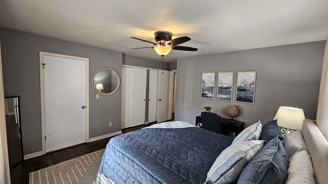 Photo of Bedroom in Lansing