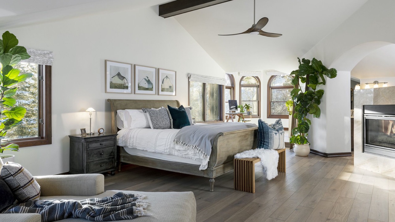 Photo of Livingroom in Edwards