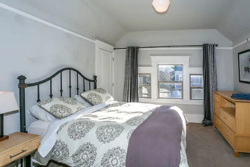 Photo of Bedroom in Alphabet Historic District