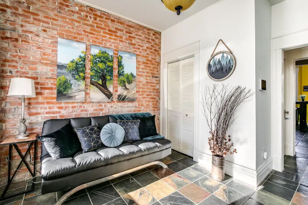 Photo of Livingroom in Central Boulder