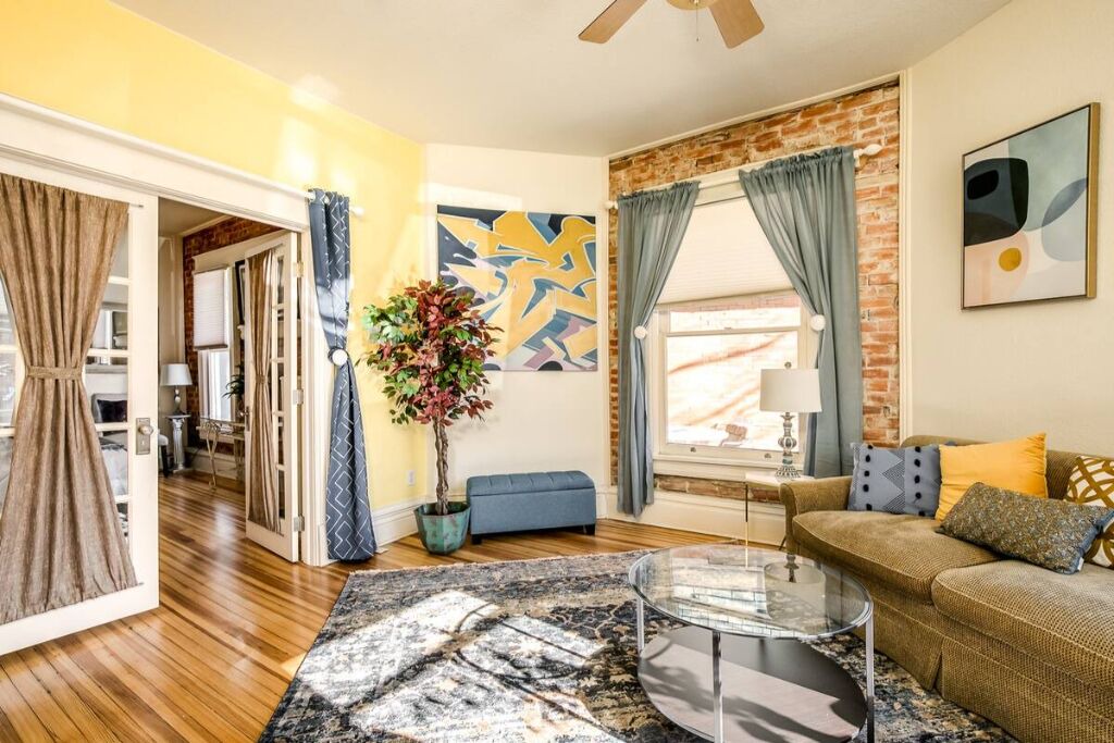 Photo of Livingroom in Central Boulder