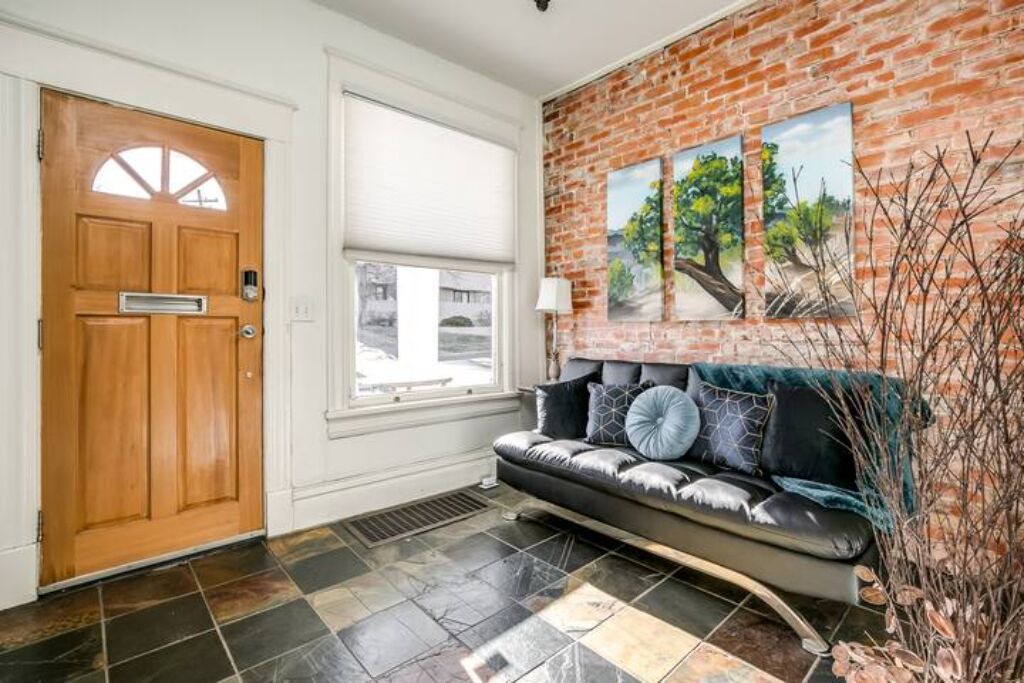 Photo of Livingroom in Central Boulder