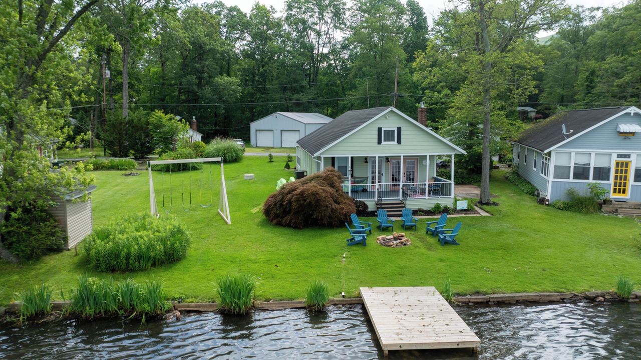 Photo of Outdoor in Moon Lake Cottages