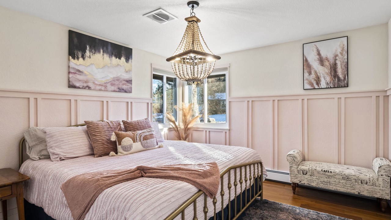 Photo of Bedroom in Scenic Heights