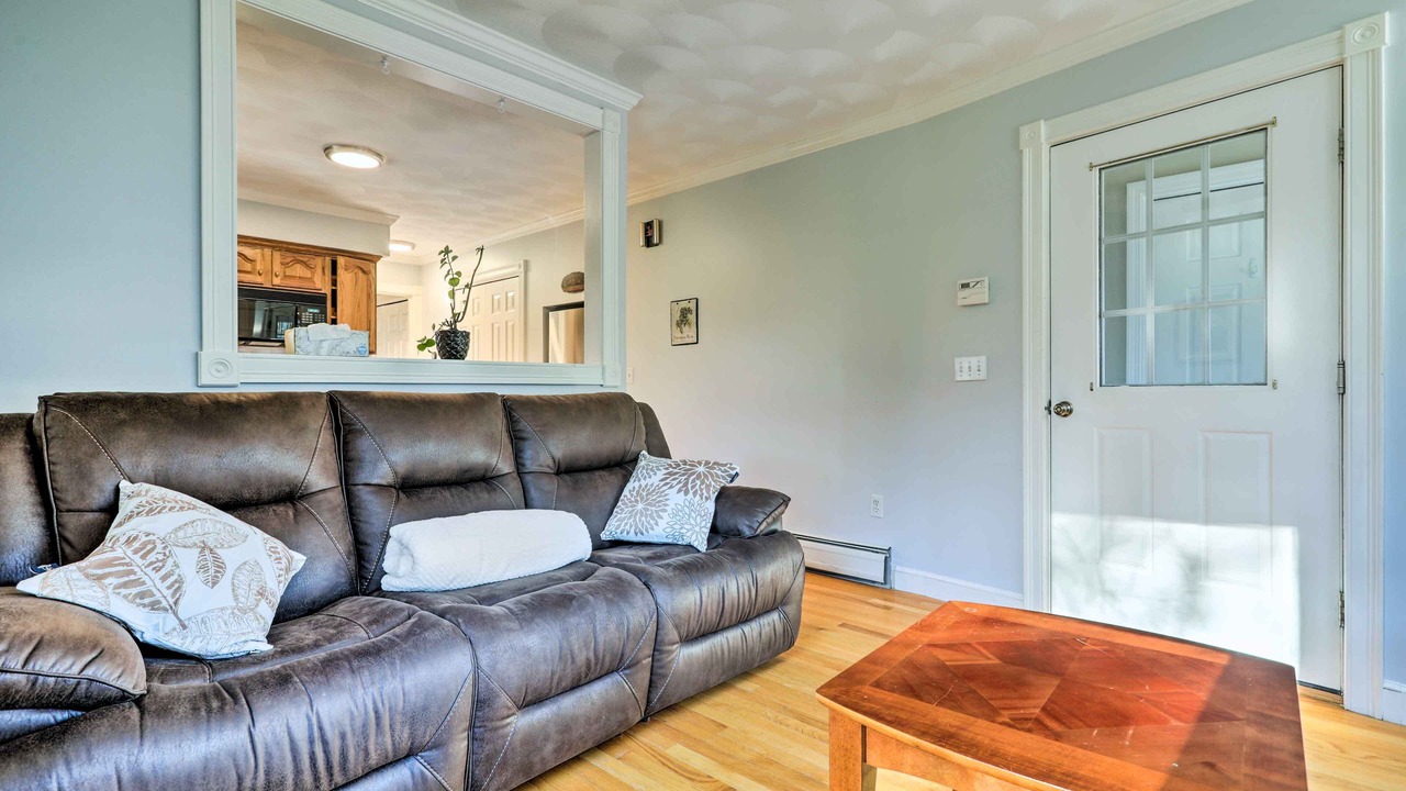 Photo of Livingroom in Seekonk