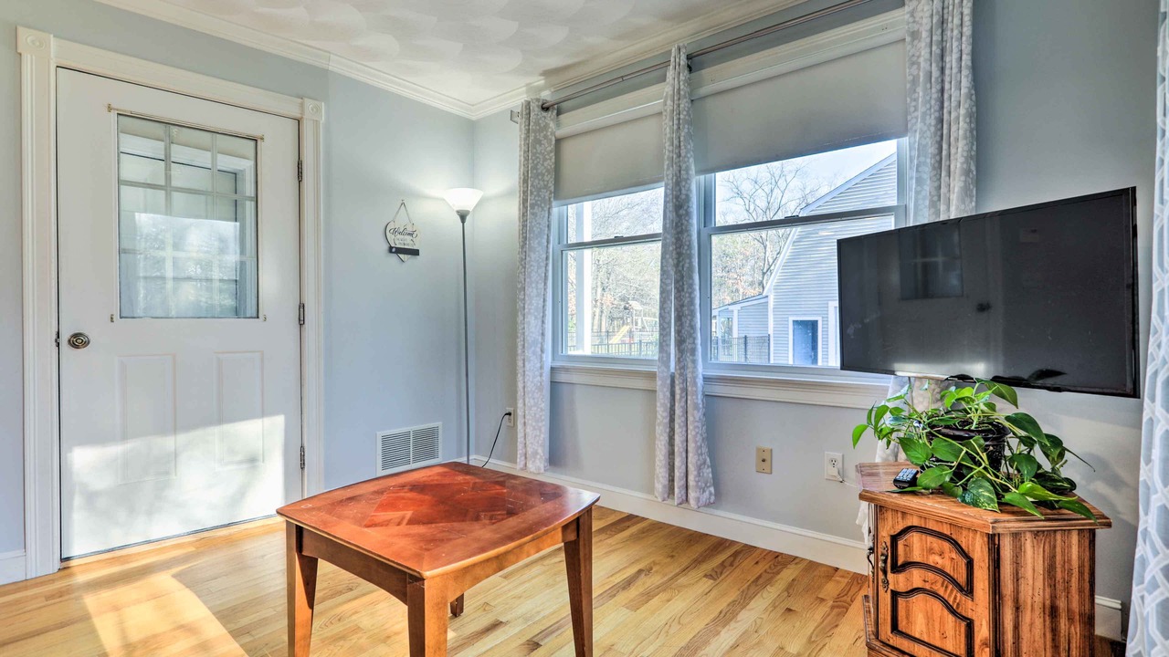 Photo of Livingroom in Seekonk