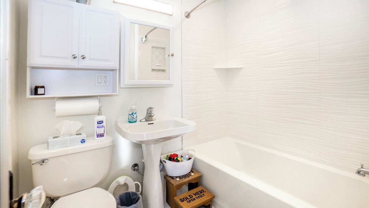 Photo of Bathroom in Aksarben - Elmwood Park