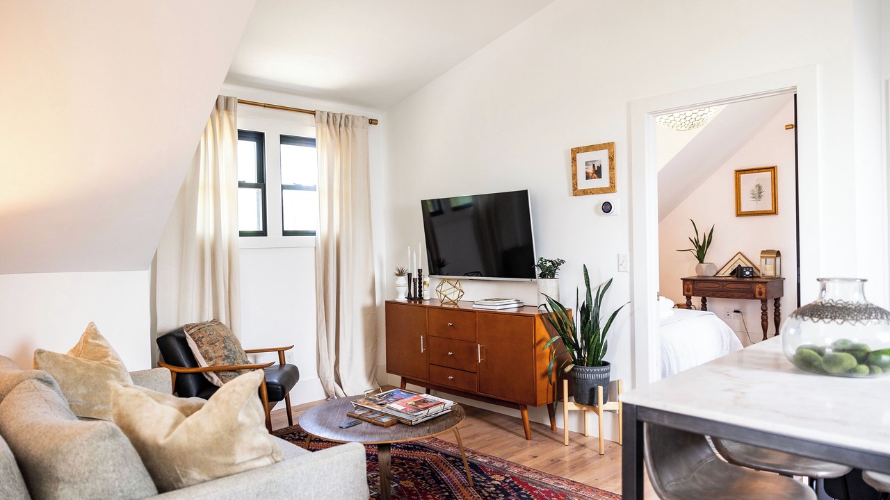 Photo of Livingroom in Lockeland Springs
