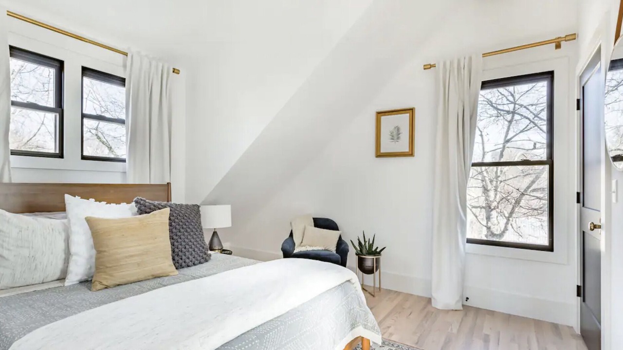 Photo of Bedroom in Lockeland Springs