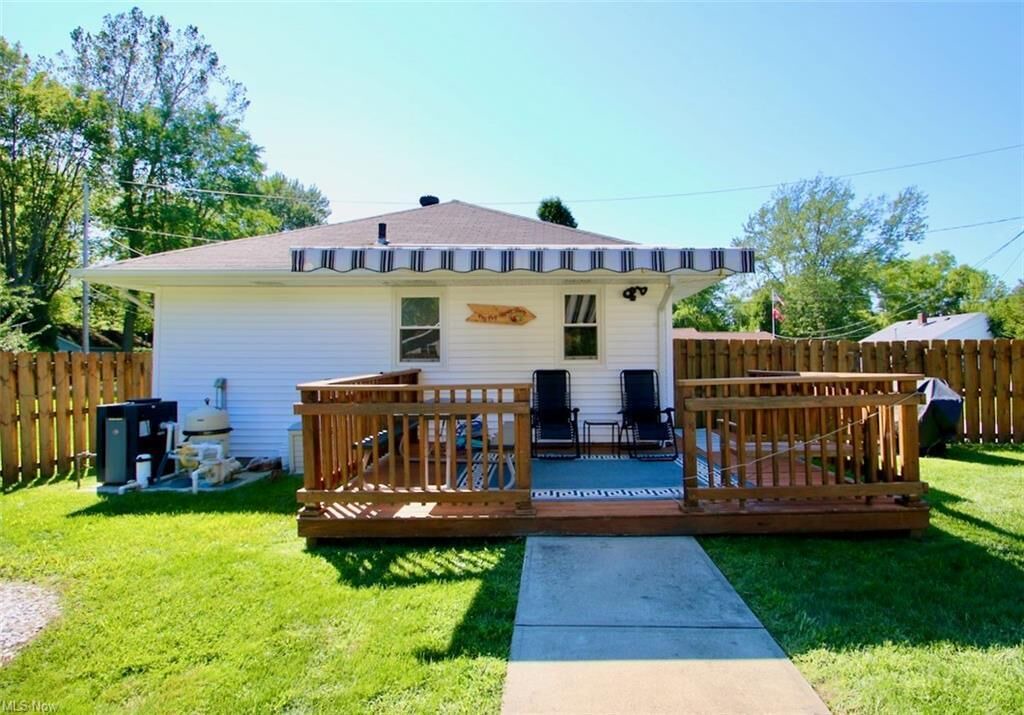Photo of Patio Balcony in Lake Breeze Park