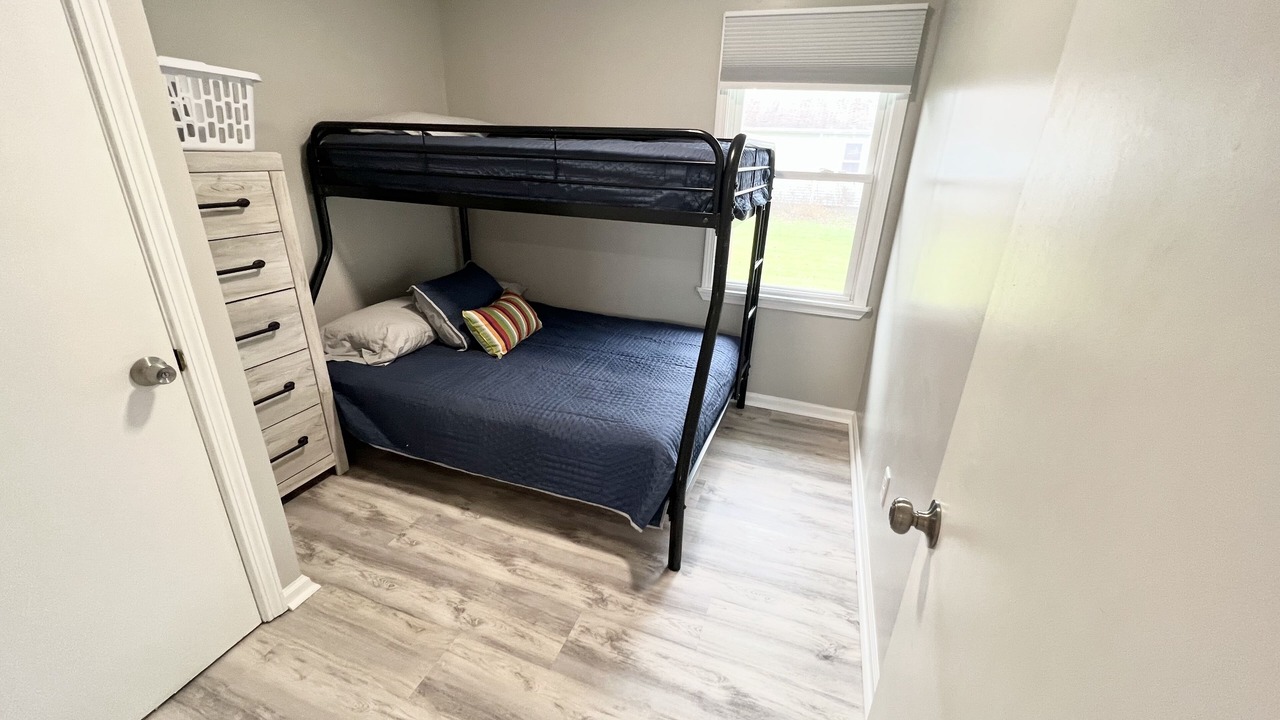 Photo of Bedroom in Lake Breeze Park