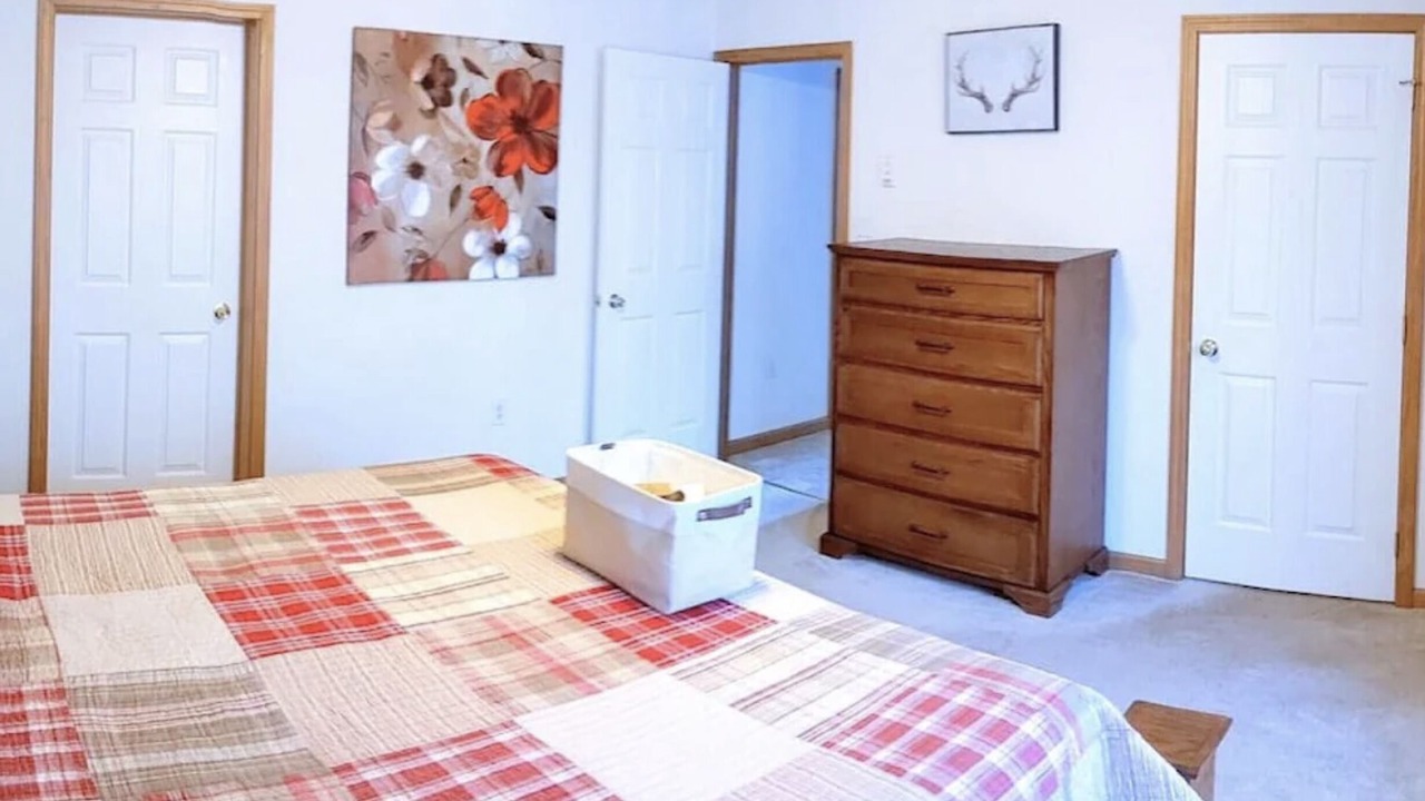 Photo of Bedroom in Evergreen West Central