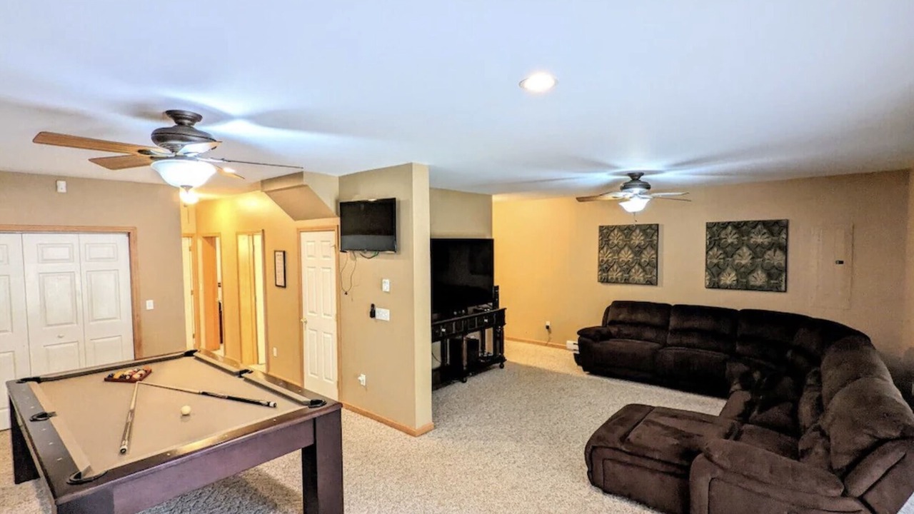 Photo of Livingroom in Evergreen West Central