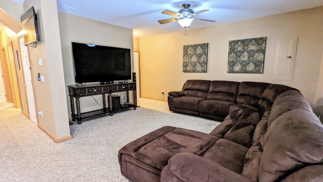 Photo of Livingroom in Evergreen West Central